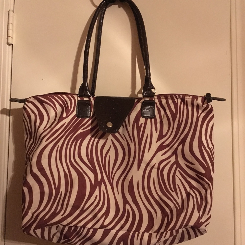 Large printed tote